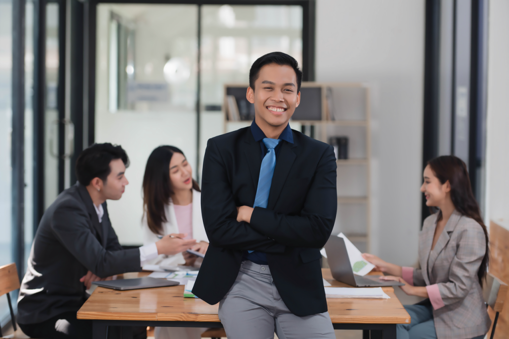 Summary visual of workforce intelligence improving productivity over traditional HR solutions and IT software